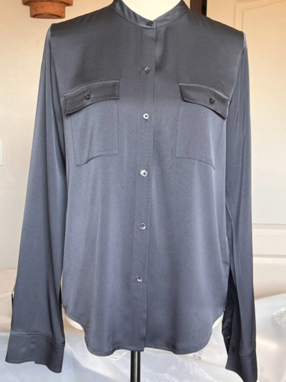 Vince Long Sleeve Mandarin Collar Silk Blouse Sz M   EUC